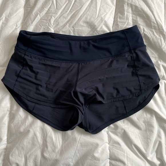 Lululemon speed up 2.5” short - Picture 5 of 8